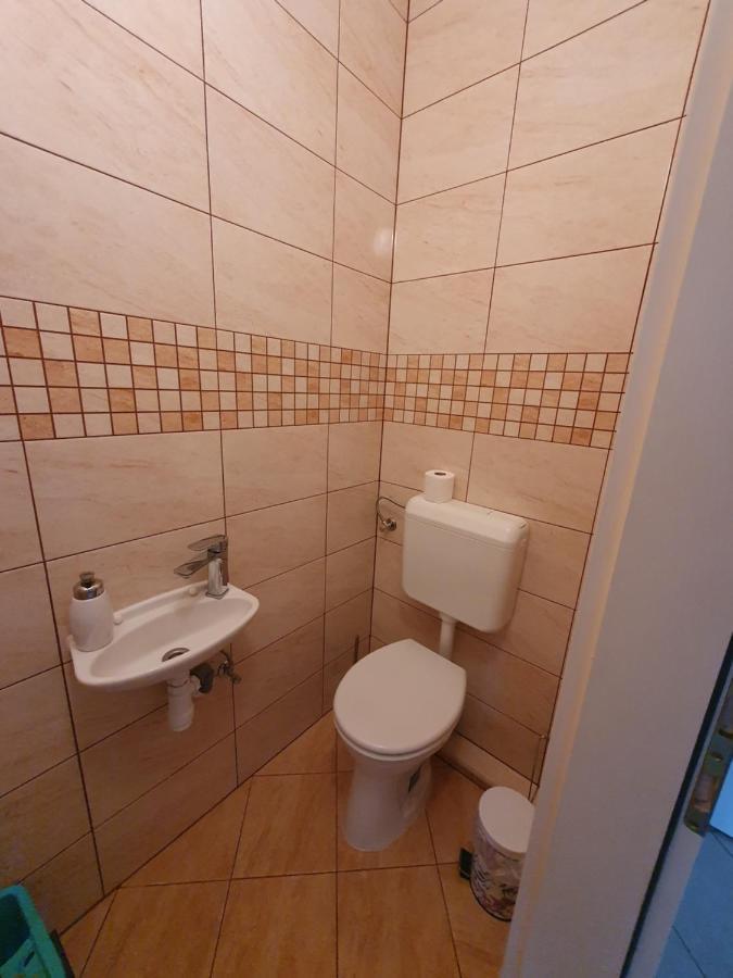 Fischer Apartman 3 ไฮจ์ดุสโซบอสโล ภายนอก รูปภาพ