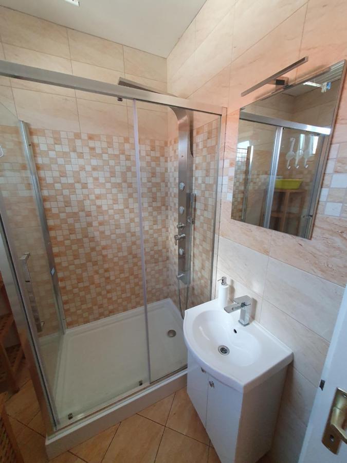 Fischer Apartman 3 ไฮจ์ดุสโซบอสโล ภายนอก รูปภาพ