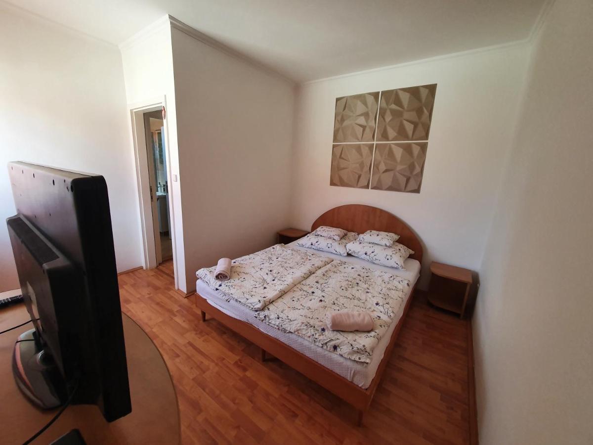 Fischer Apartman 3 ไฮจ์ดุสโซบอสโล ภายนอก รูปภาพ