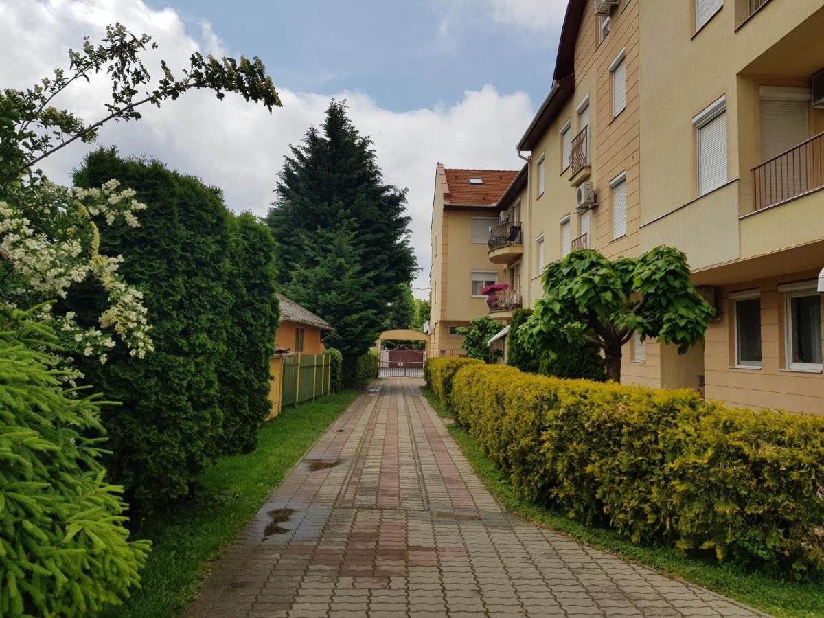Fischer Apartman 3 ไฮจ์ดุสโซบอสโล ภายนอก รูปภาพ