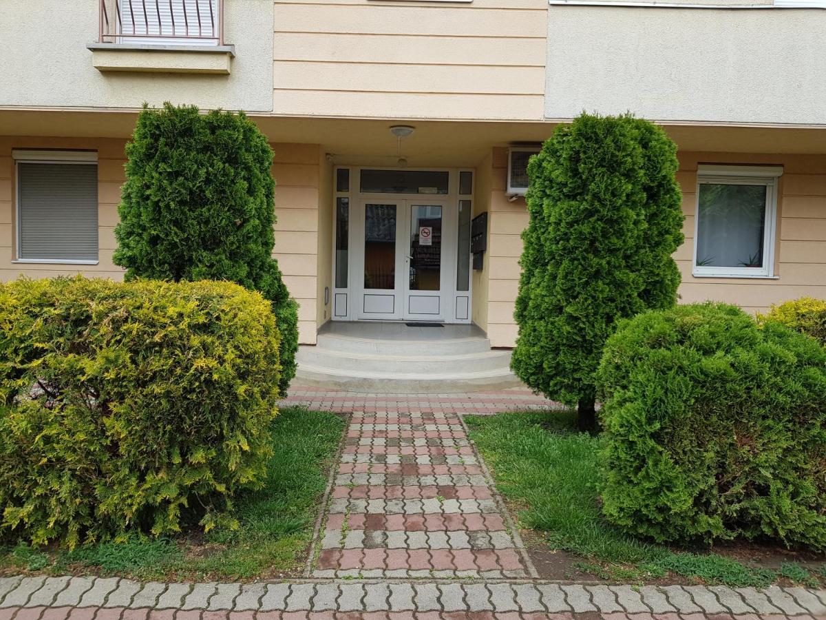 Fischer Apartman 3 ไฮจ์ดุสโซบอสโล ภายนอก รูปภาพ